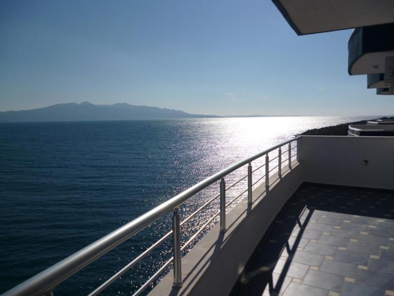 Beautifull Holiday Apartment Larisa Sarandë Buitenkant foto