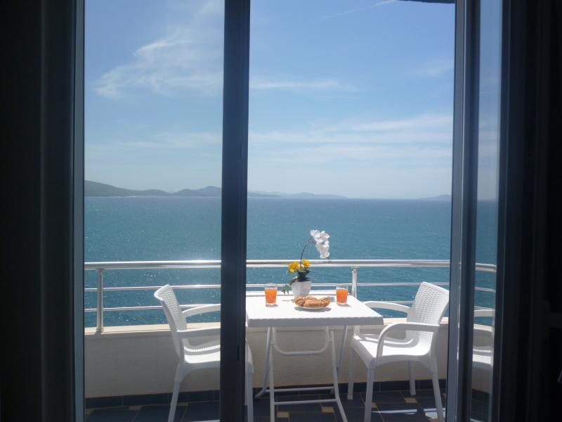 Beautifull Holiday Apartment Larisa Sarandë Buitenkant foto